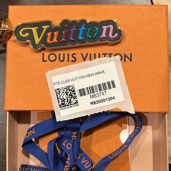 LOUIS VUITTON Bnwt the RAREST charm! - Picture 7 of 7